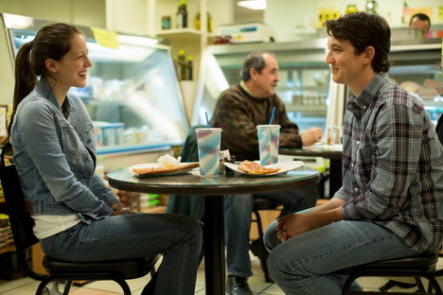 still-of-miles-teller-and-melissa-benoist-in-whiplash-(2014)-large-picture