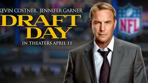 รีวิว Draft Day (2014) เกมกู้เกียรติ คนชนคน