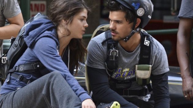 รีวิว  Tracers (2015) ล่ากระโจนเมือง