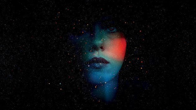 รีวิว Under the Skin (2013) สวย สูบ มนุษย์